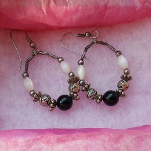 Vintage black white stone silver tone earrings